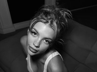 Еротичний відеочат SophieFleurr