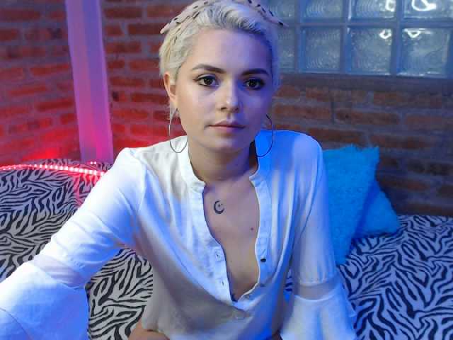 Фотографії susanlane1 today I want rough sex, and get all wet #girl #young #blondgirl #tattoogirl golden show 800 tokens 2000l 1743 257