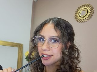 Еротичний відеочат SylvannaMorelli