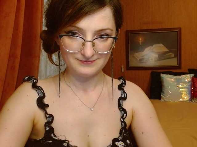 Фотографії tastyAriel Sweet and yet dang naughty ;) #innocentface #sweet #petite #glasses #fetish #natural #domina #teaser #cfmn #joi #cei #cbt #sph