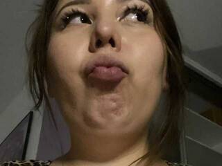 Еротичний відеочат Thebaddestfemale