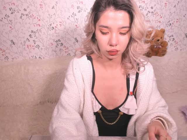 Фотографії tinitot Hey hi there! Im Lina and im new here! Lets have fun with me and be my first ;) Use my random level just a 25 tokens =)