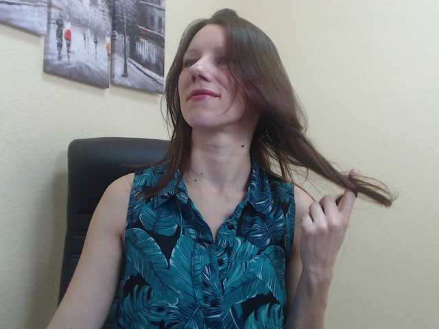 Фотографії TrishaWonder "Who wants a hot show? ❤️ ​Love ​me ​like ​you ​do #lush #lovense #cumshow