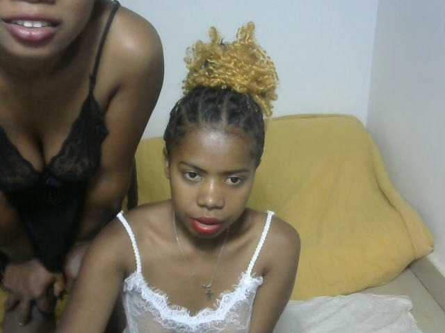 Скріншоти передачі Twinsexgirl