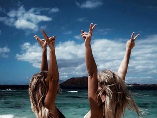 Еротичний відеочат twosexyandhotgirls