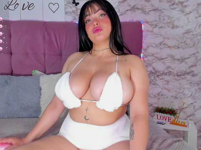 Фотографії Valerie-Baker I am the horny busty that you were looking for so much, do you want to see how I bounce on top of you? ♥#latina #bigboobs #bigass #lovense #anal #squirt