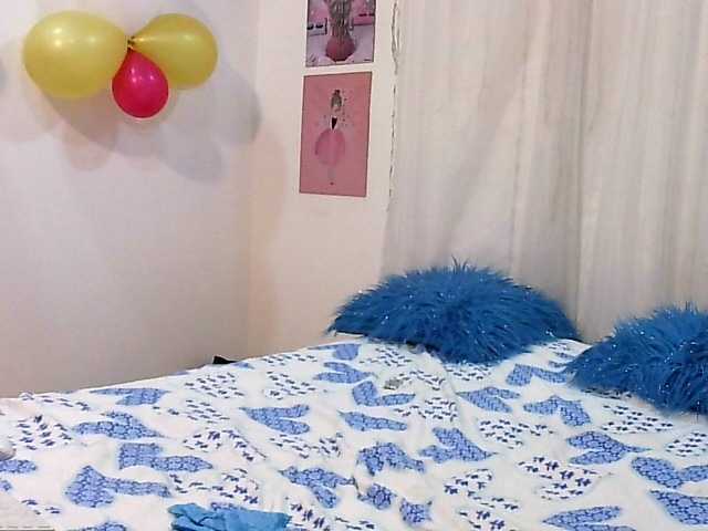 Фотографії valeriiaa-hot hi guys welcome to my room play with me #anal #squirt #lovense #pantyhose #teen #bigboobs