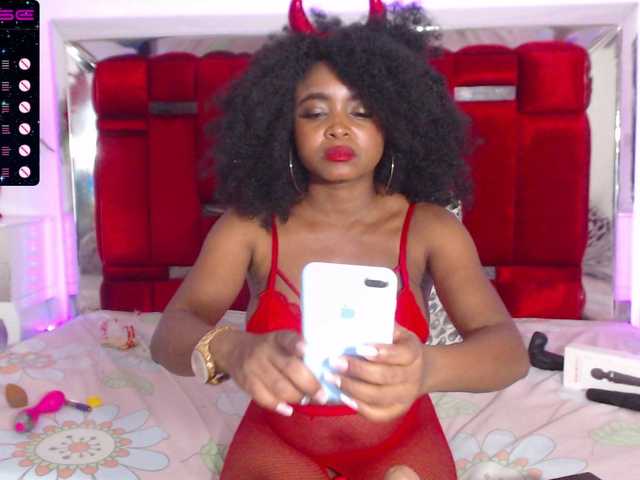 Фотографії valerysexy4 Hey guys, hot day I want you to make me wet for you !! ♥♥ PVT // ON @goal full squirt #ebony #latina # 18 #slim #bigboob #lovens