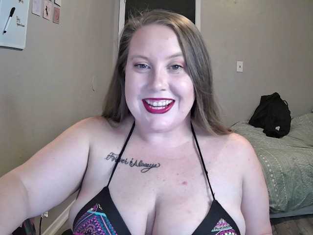 Фотографії VanessaSwayxoxo your favorite bbw reporting for duty! I can't wait to drain your balls. Help me get to my goal of 60,000 tokens by the 1st! Insta - vanessa_swayxoxo