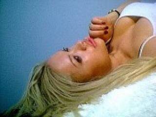 Еротичний відеочат vikykiwi