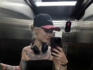 Еротичний відеочат VivianRocks