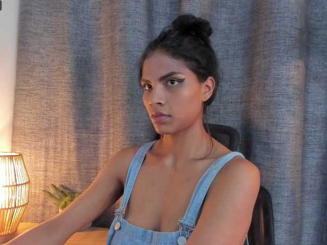 Скріншоти передачі VivianSanchez