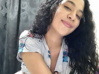 Еротичний відеочат YessiAlbani