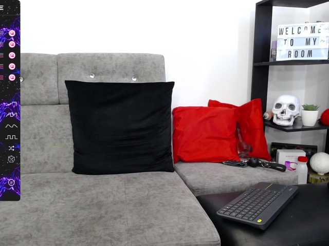 Скріншоти передачі ZoeyRogers